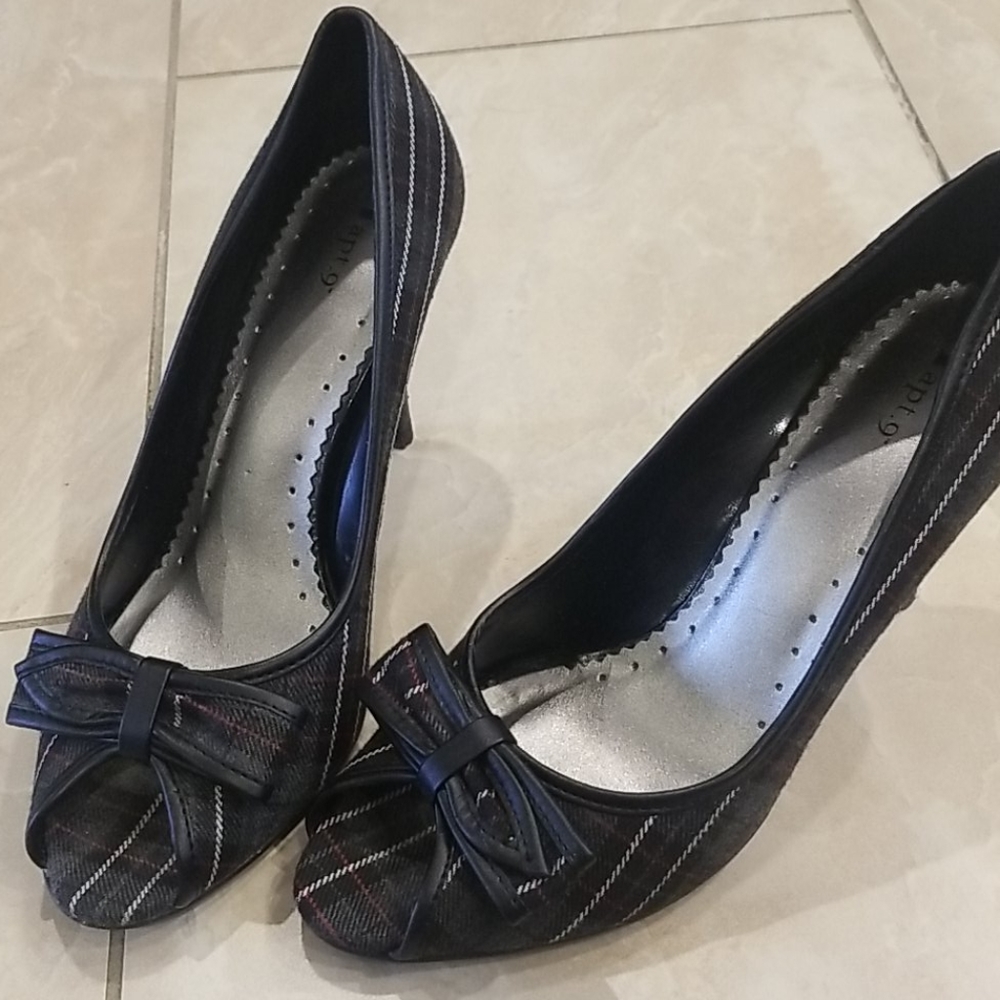 Women's Apt. 9 peep toe heel